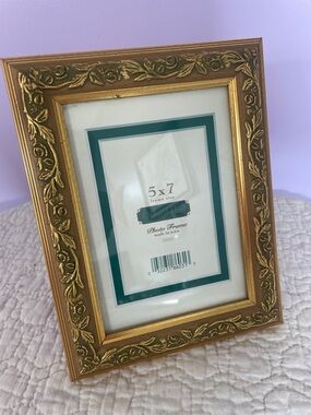 Classic Gold Ornate 5x7 Photo Frame -